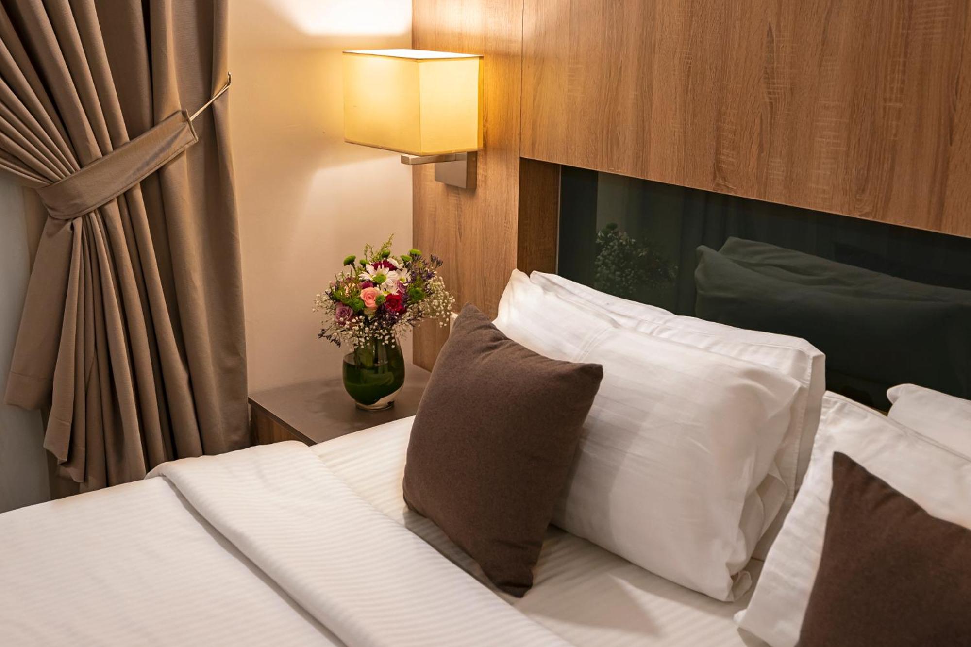 Laten Suites Prince Sultan Jeddah Exterior photo